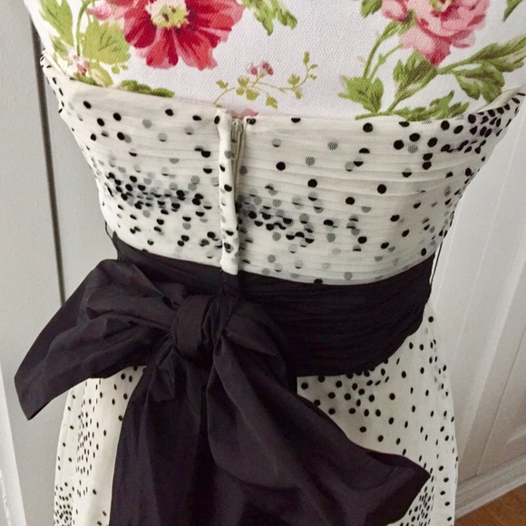 BCBG Max Azria Strapless Party Dress 👗 (EUC) - Picture 4 of 8